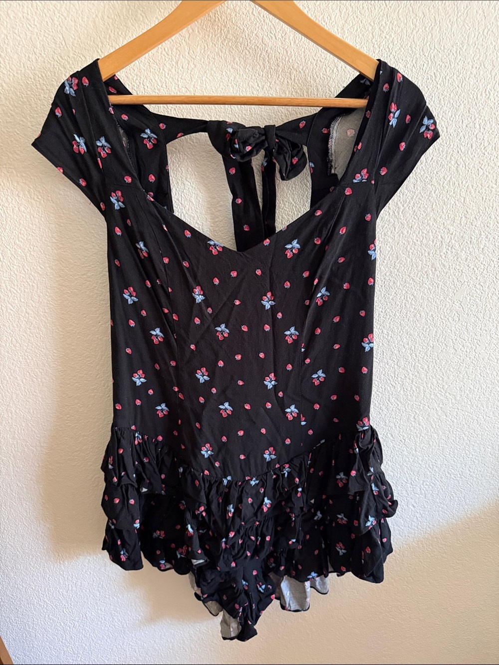 Urban outfitters kimchi blue Black Floral Tie-Back Romper with Ruffled Hem